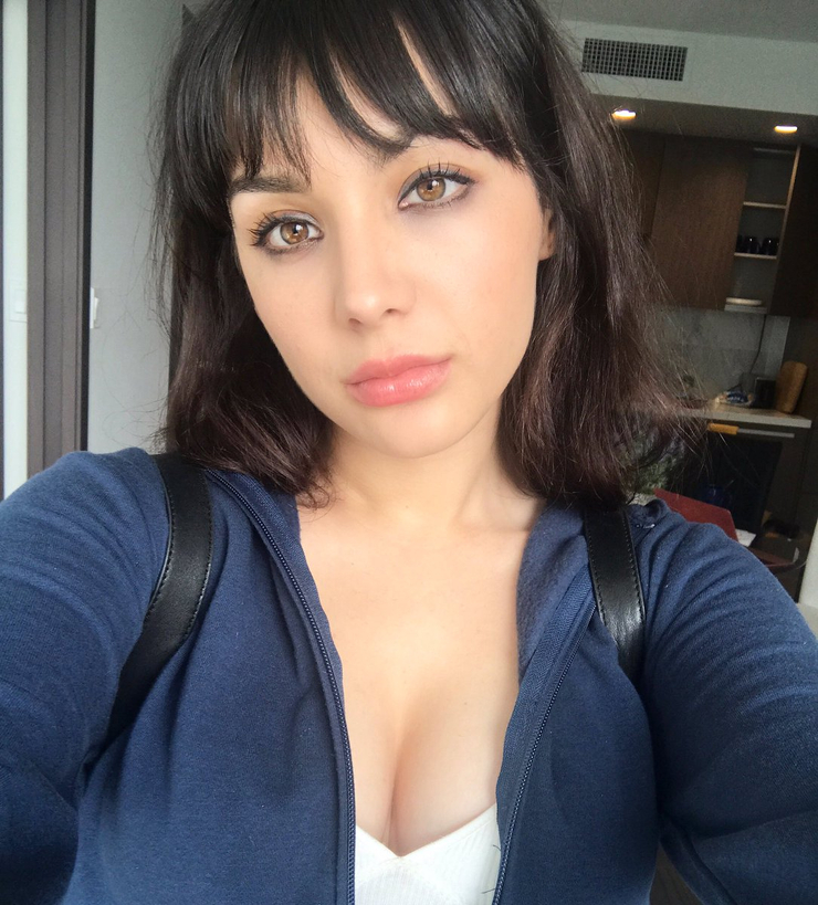 Hannah Marks Hannah Marks