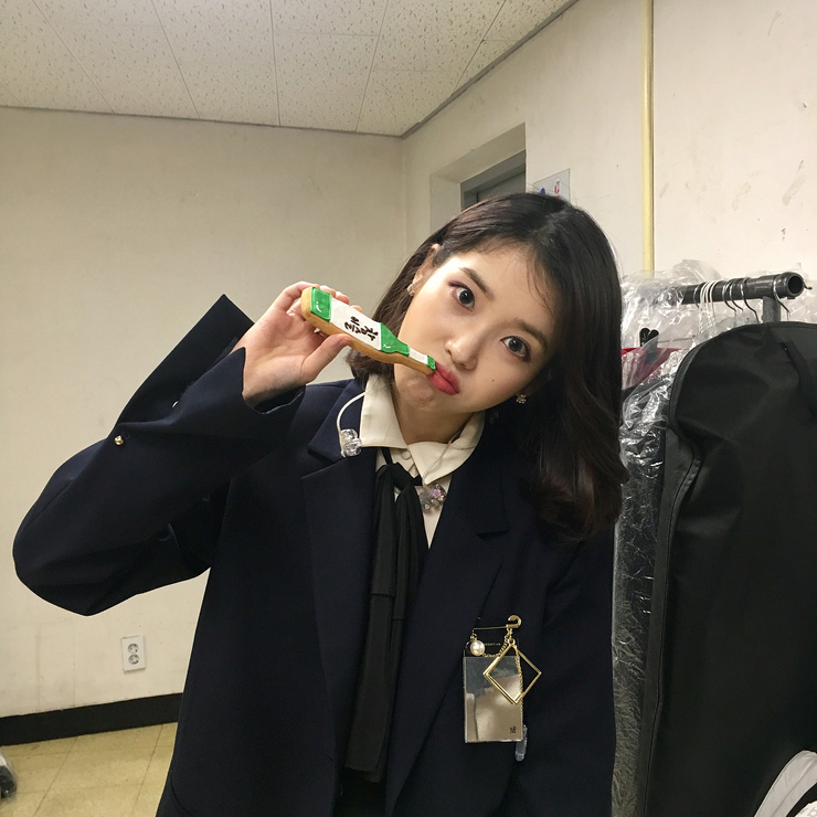 IU IU