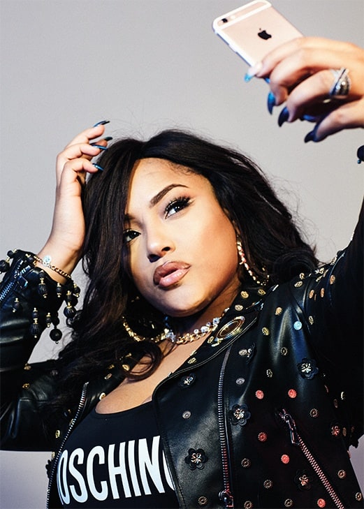 Stefflon don. Стеффлон Дон. Язык Стеффлон Дон. Стеффлон Дон в детстве. Песня don't певица с телефона.