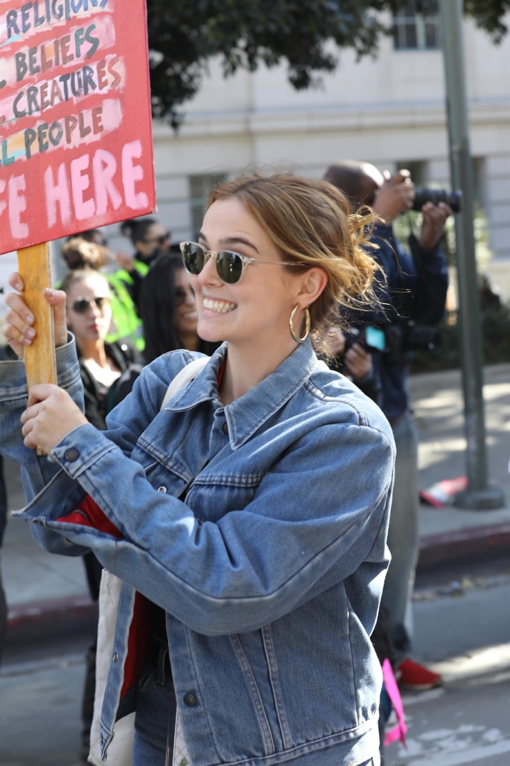 Zoey Deutch