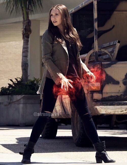 Wanda Maximoff / Scarlet Witch (Elizabeth Olsen)