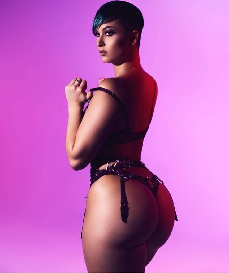Zahra Elise Zahra Elise