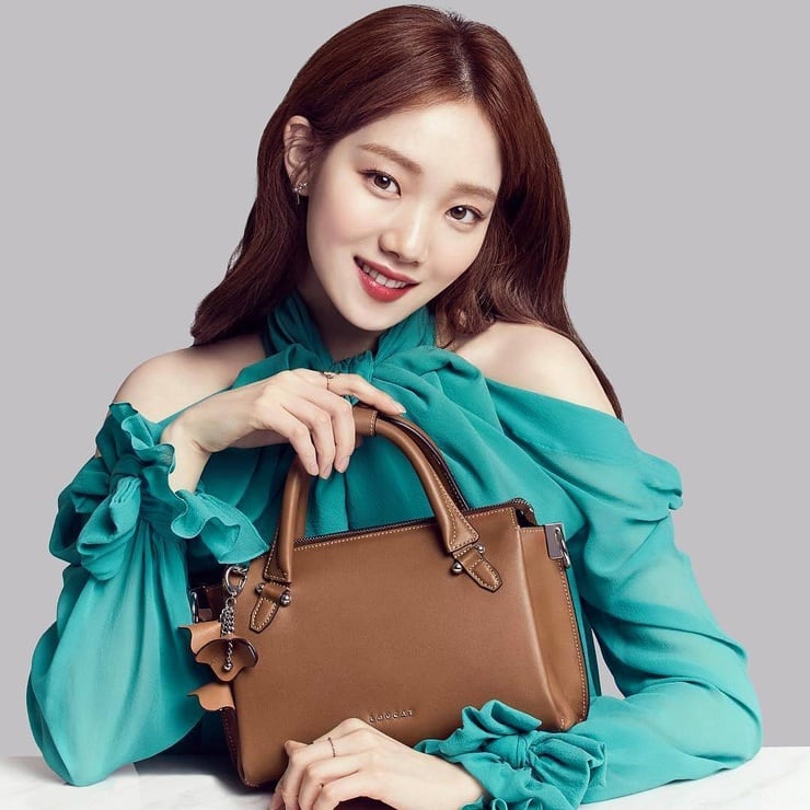 Lee Sung Kyung picture