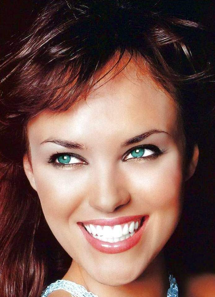 Helen Lindes Helen Lindes