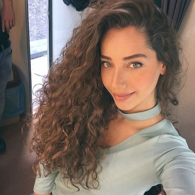 Özge Özacar