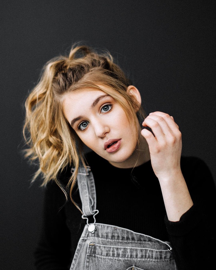 Sophie Nélisse Sophie Nélisse