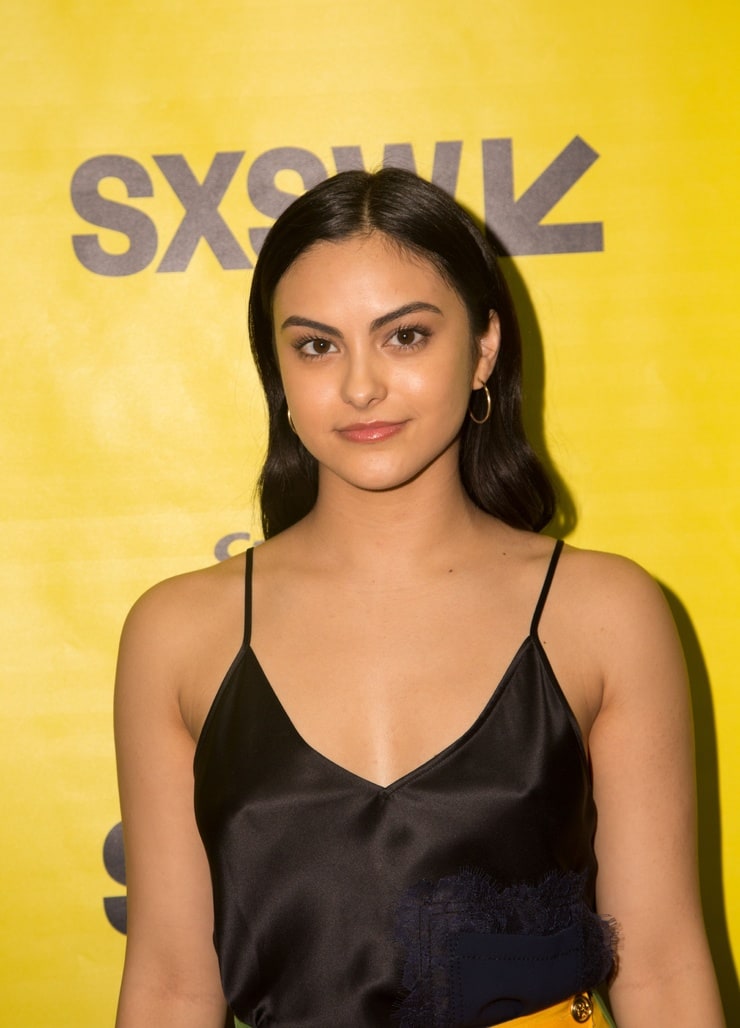 Camila Mendes