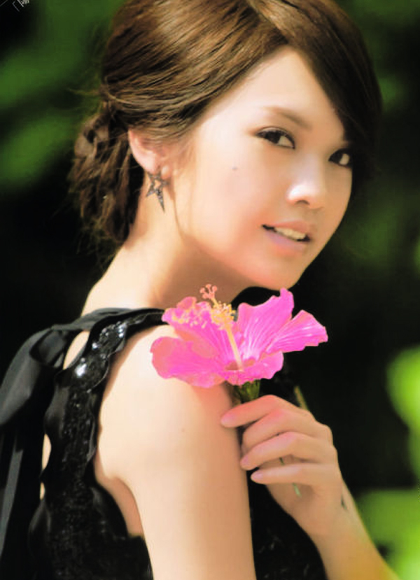 Rainie Yang Rainie Yang