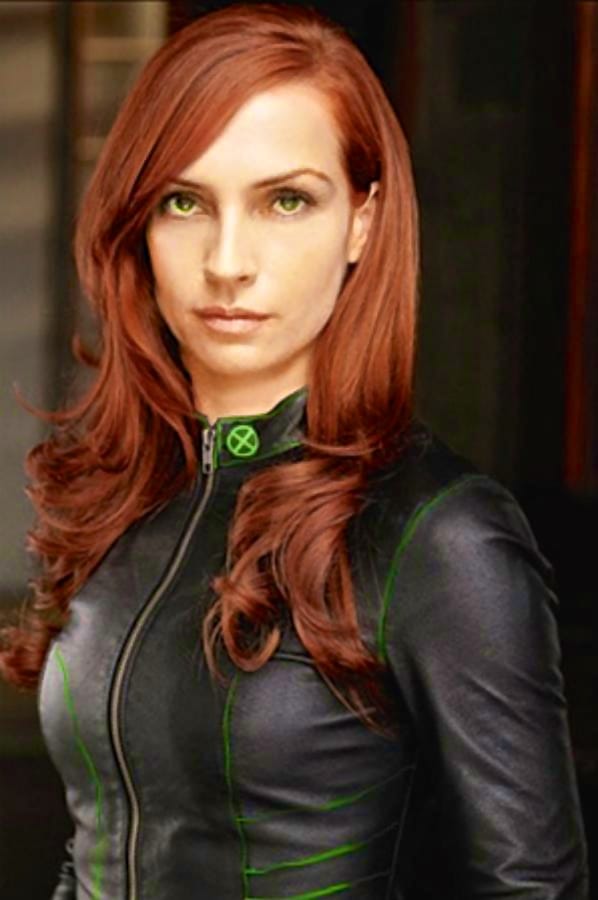 Jean Grey (Famke Janssen)