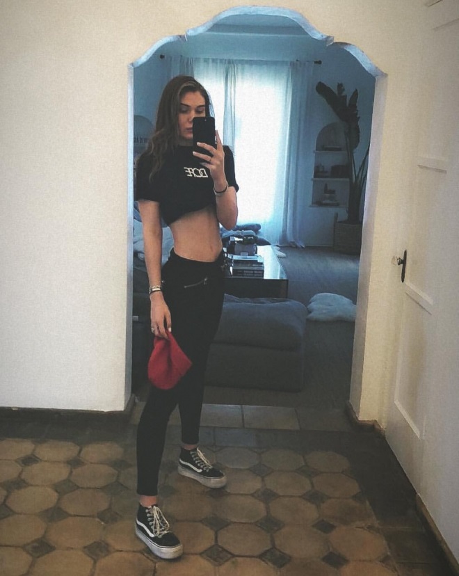 Cambrie Schroder Cambrie Schroder