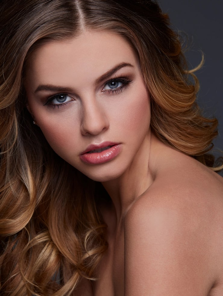 marina laswick brown hair