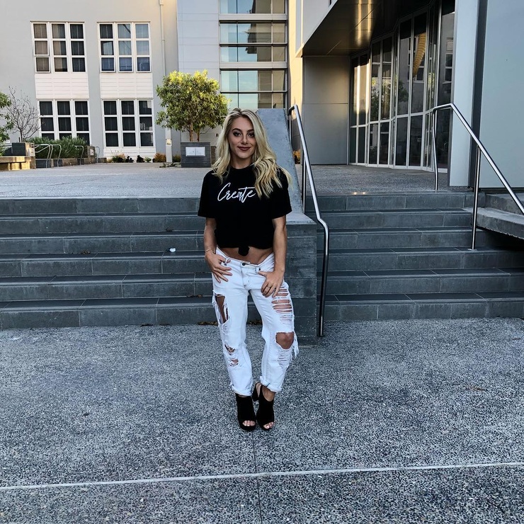 Samantha Peszek Samantha Peszek