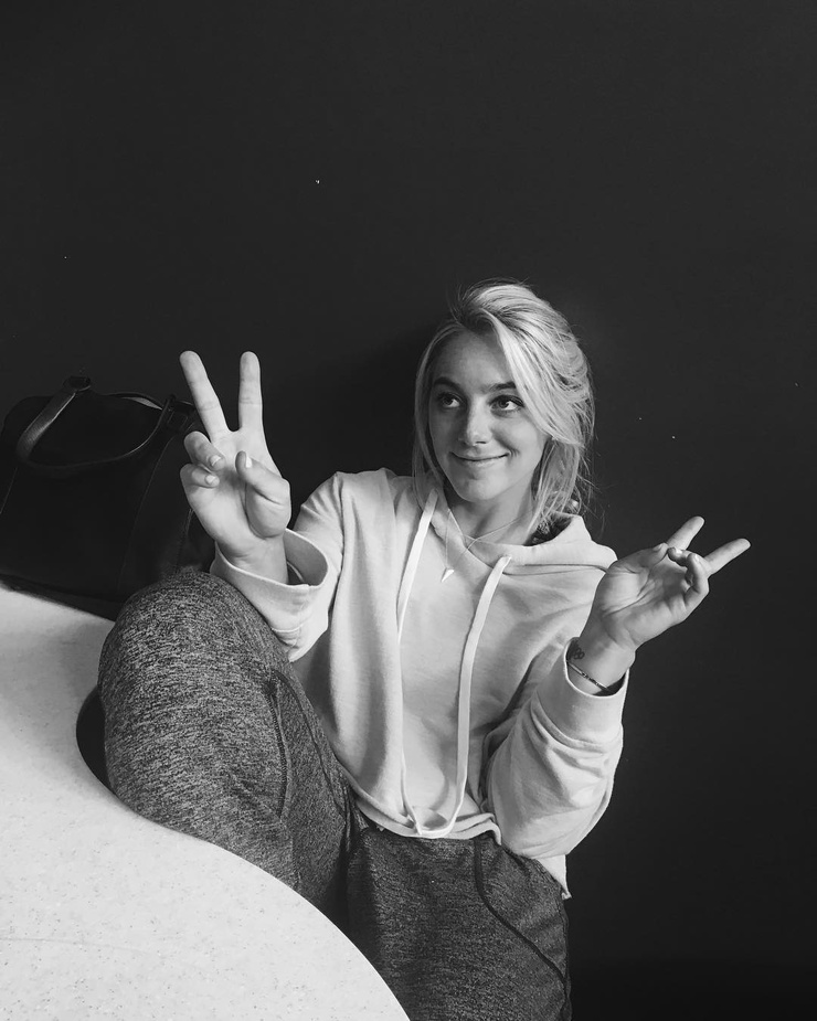 Samantha Peszek Samantha Peszek