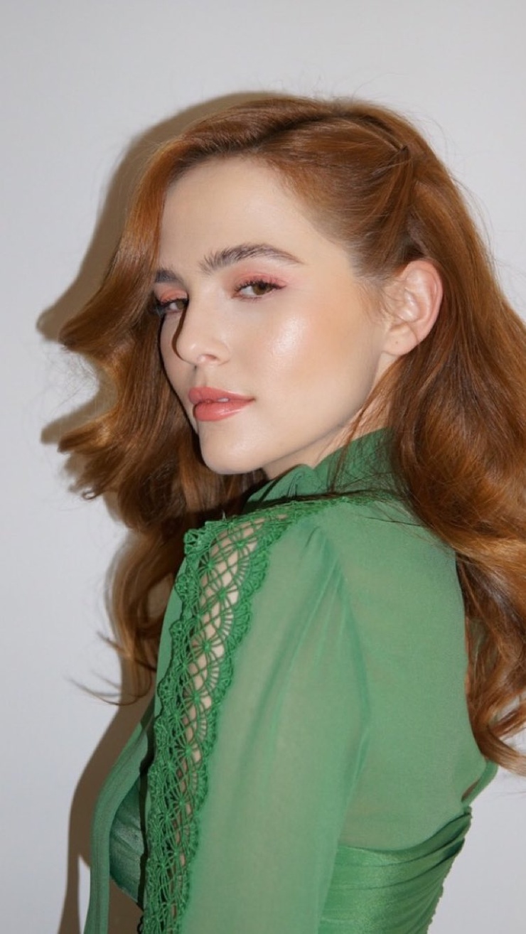 Zoey Deutch