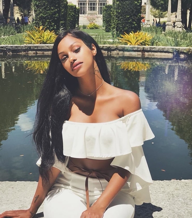 Fanny Neguesha Fanny Neguesha