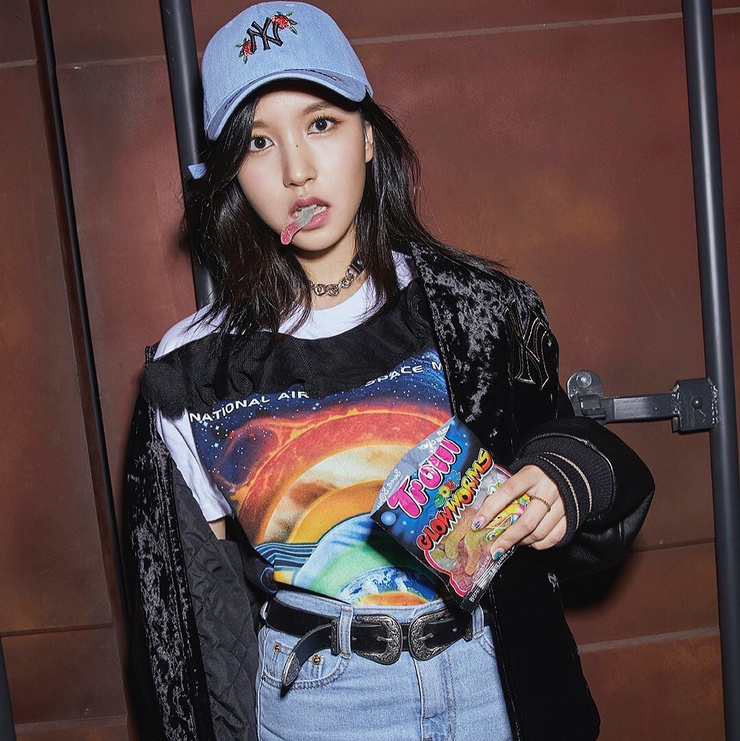 Myoui Mina