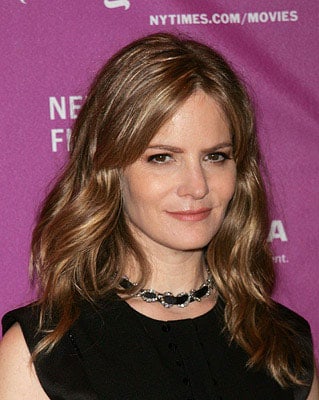 Jennifer Jason Leigh