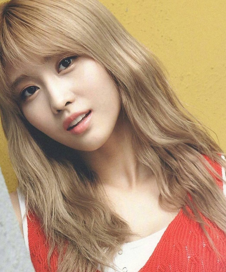 Hirai Momo