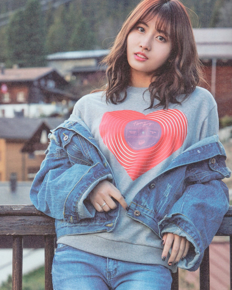 Hirai Momo