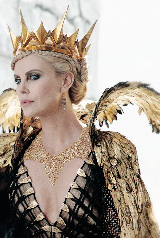 Queen Ravenna