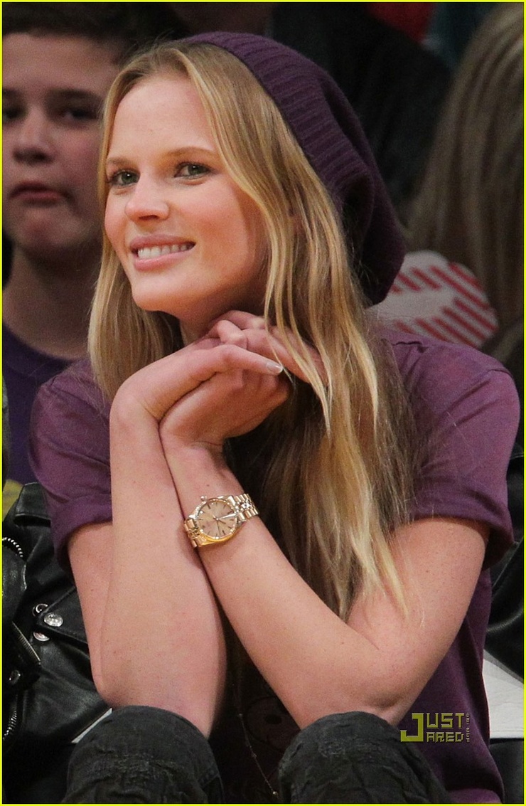 Anne Vyalitsyna Anne Vyalitsyna