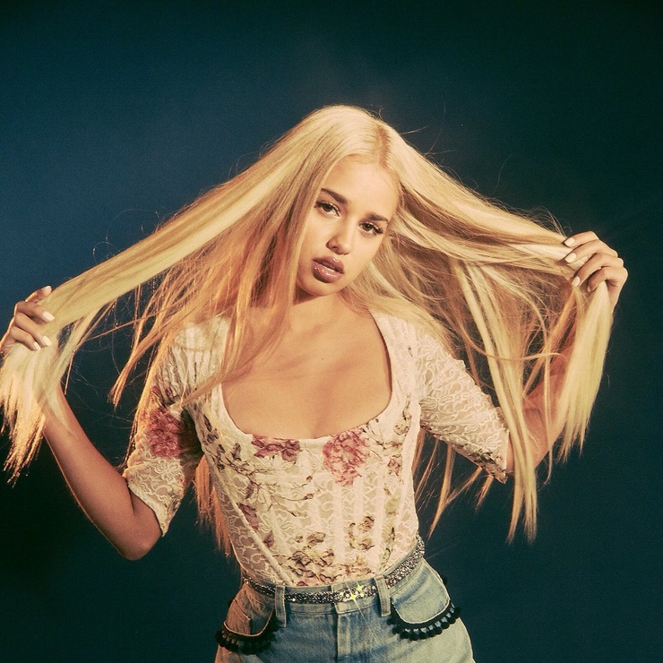 Tommy Genesis