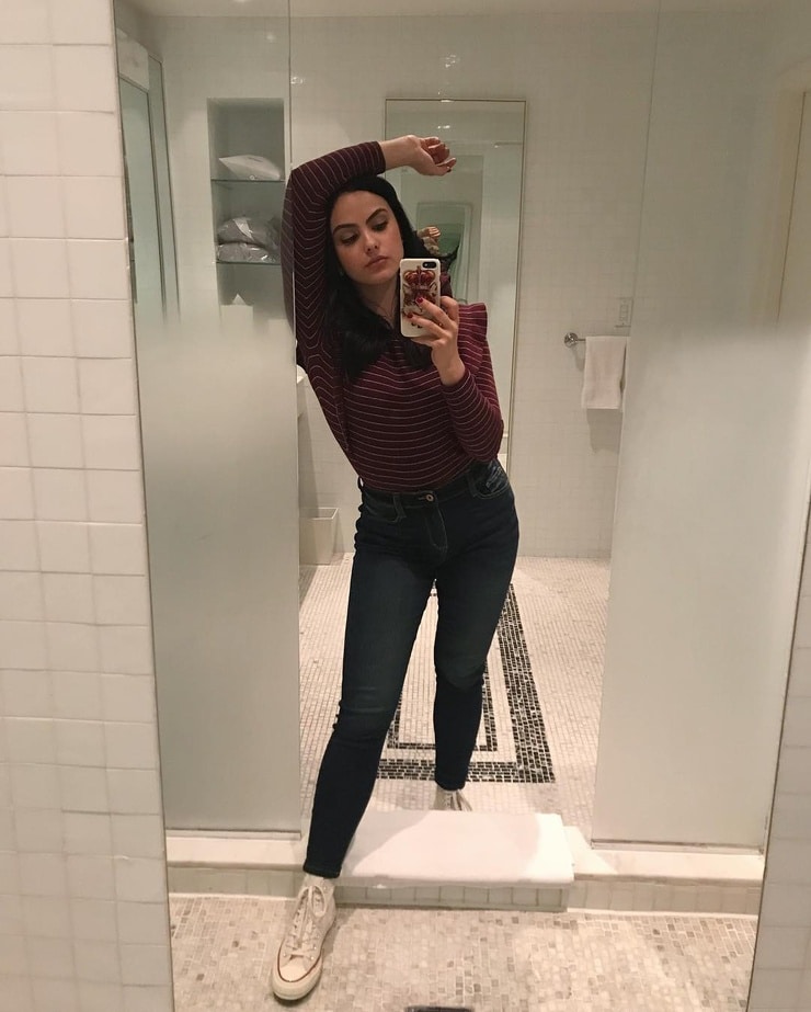 Camila Mendes