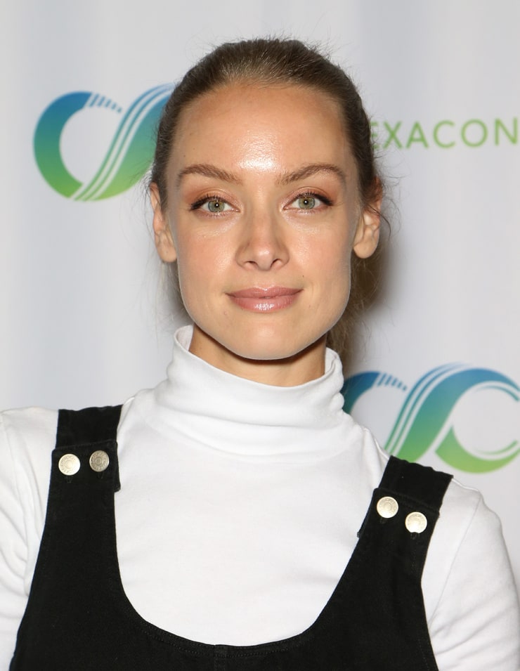 Rachel Skarsten Rachel Skarsten