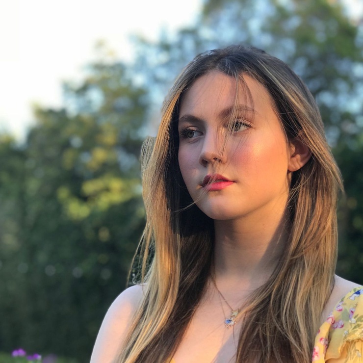 Iris Apatow