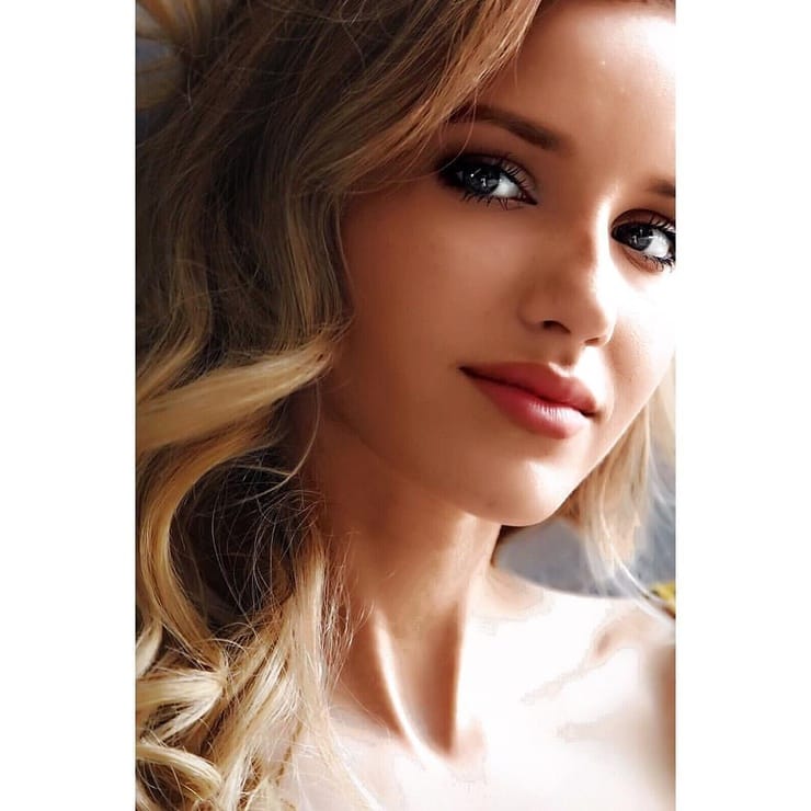 Sloane Avery