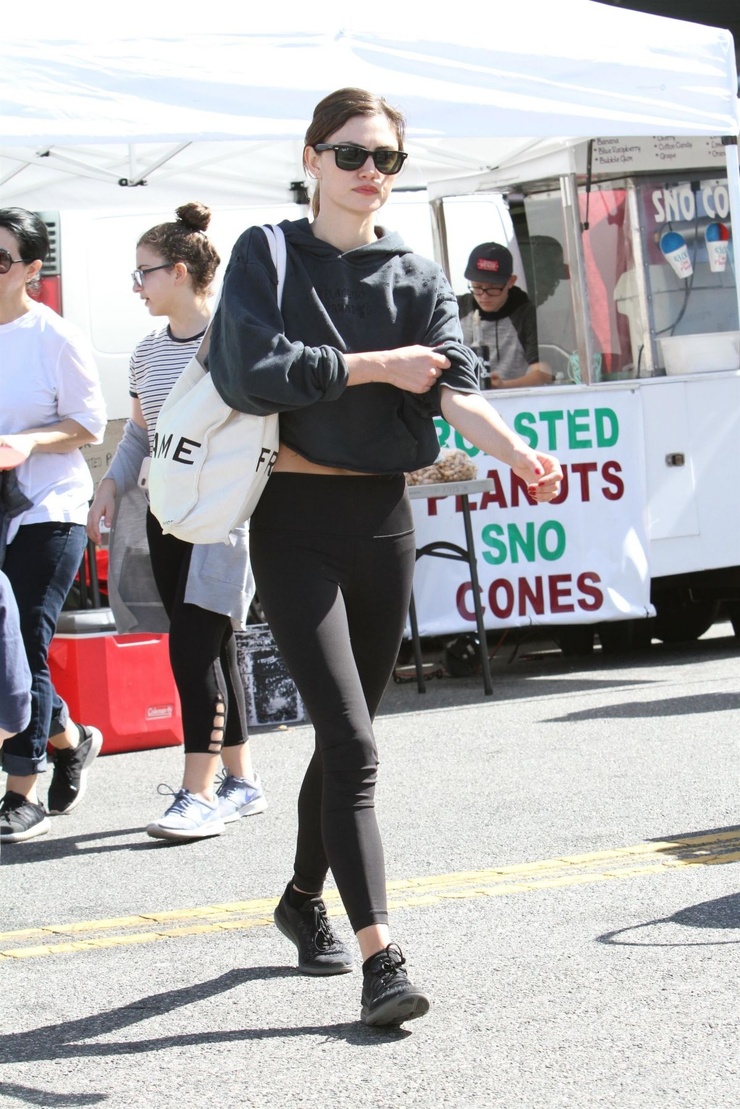 Phoebe Tonkin