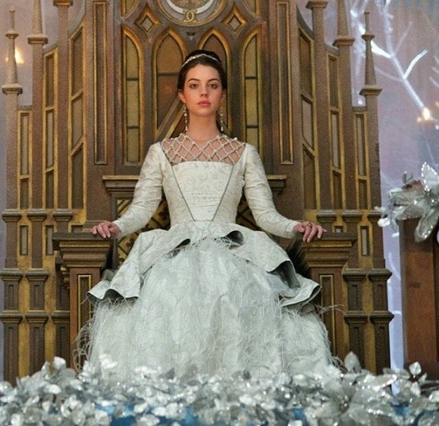 Mary Stuart (Adelaide Kane)