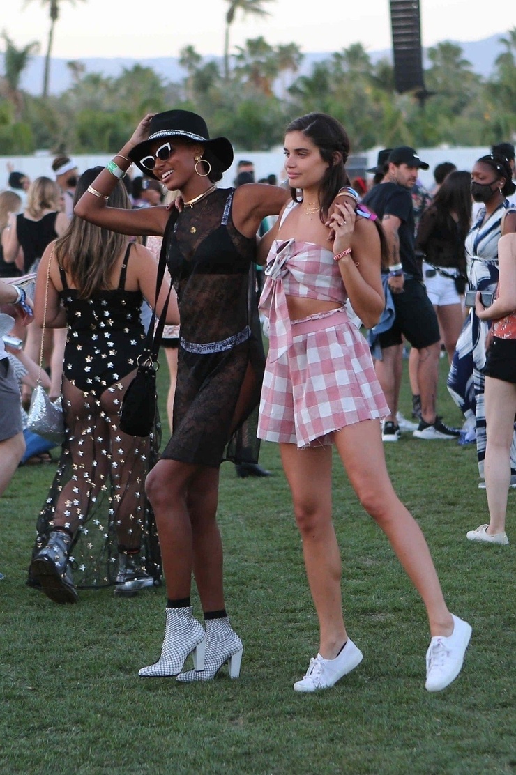 Sara Sampaio Sara Sampaio