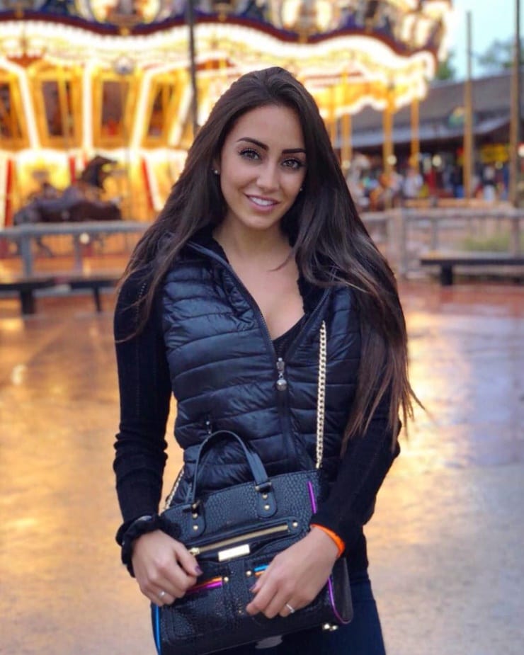 Maria Donis Maria Donis