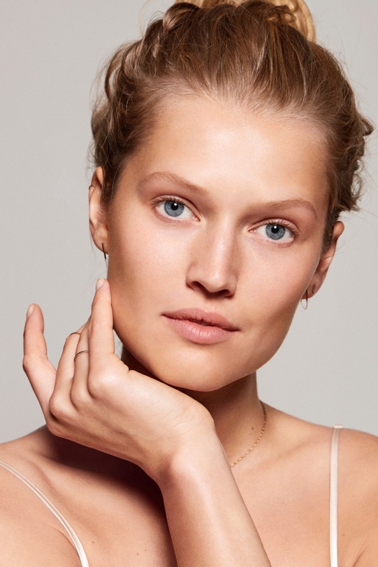 Toni Garrn Toni Garrn