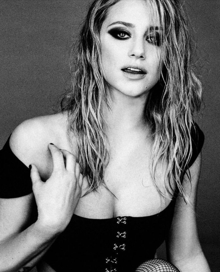 Lili Reinhart