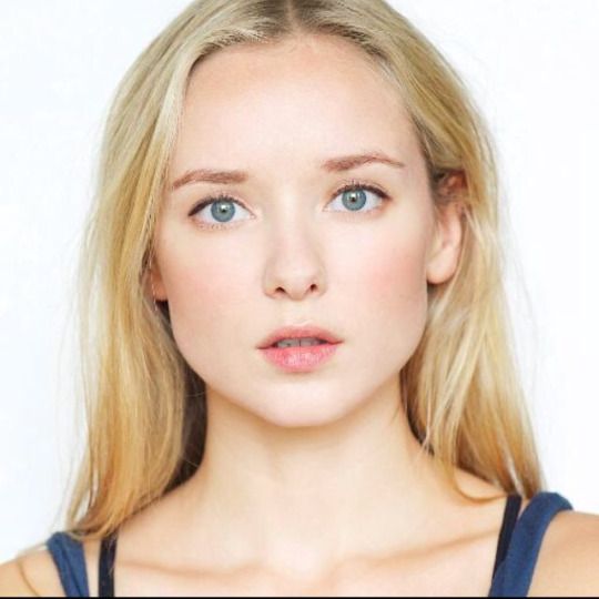 Alexandra Dowling Alexandra Dowling