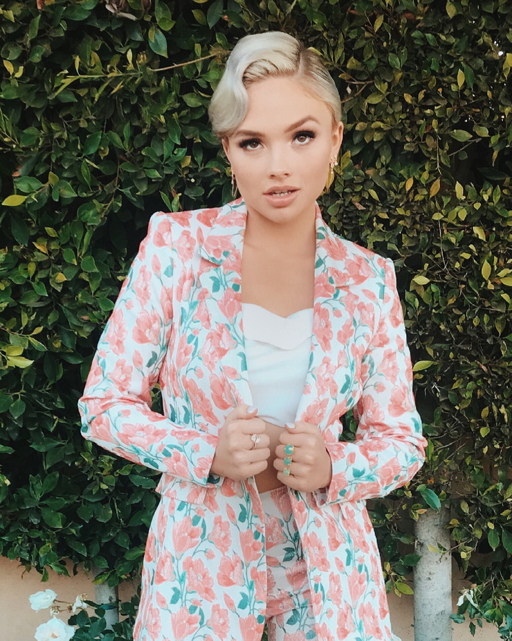 Natalie Alyn Lind