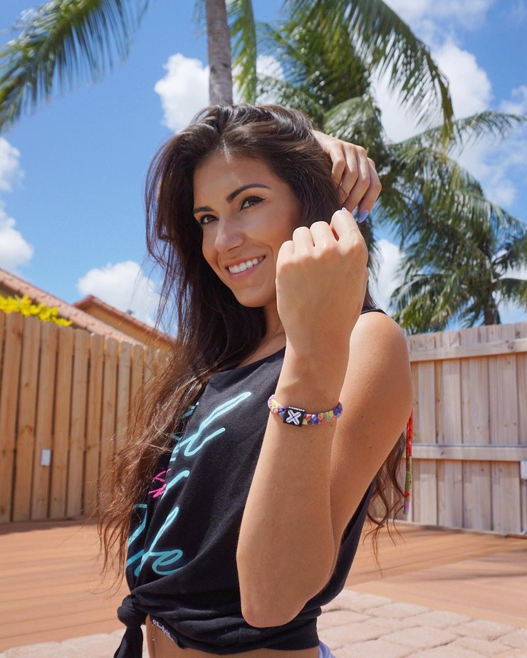 Elena Cruz