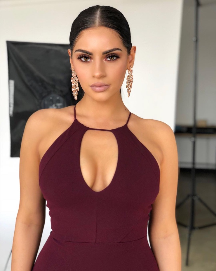 Nazanin Kavari Nazanin Kavari
