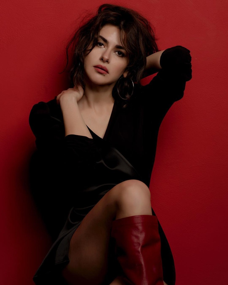 Nesrin Cevadzade Nesrin Cevadzade