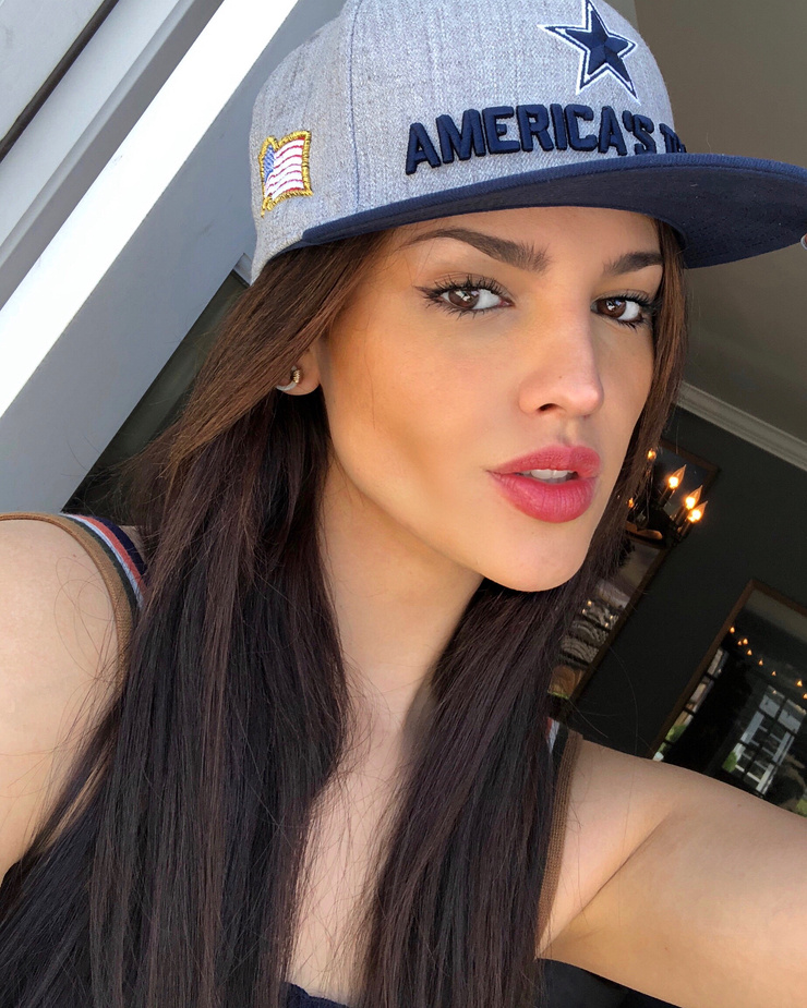 Eiza Gonzalez Eiza Gonzalez