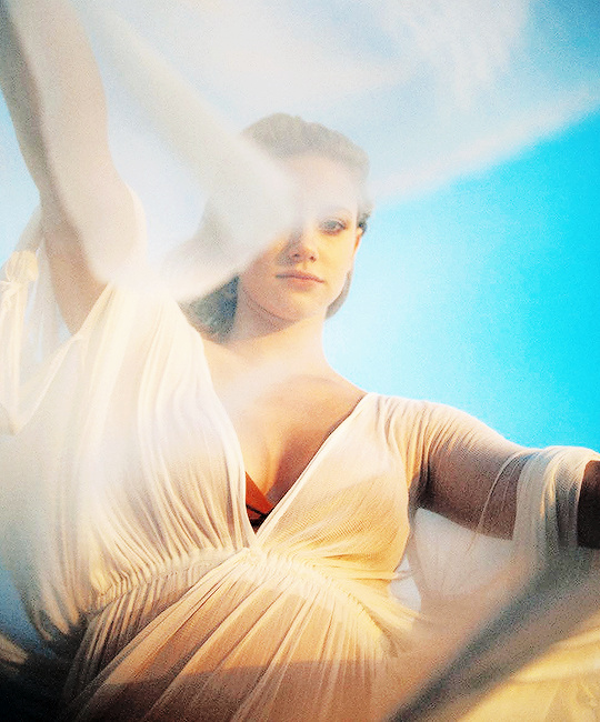 Lili Reinhart