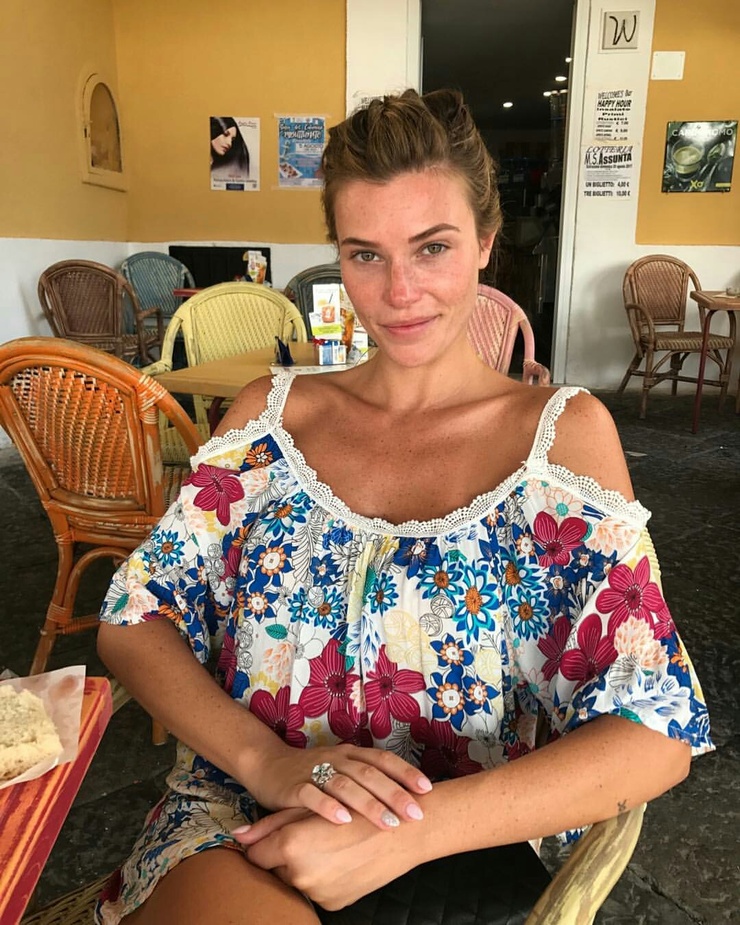 Samantha Hoopes