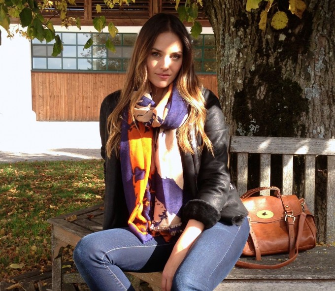 Helen Lindes Helen Lindes