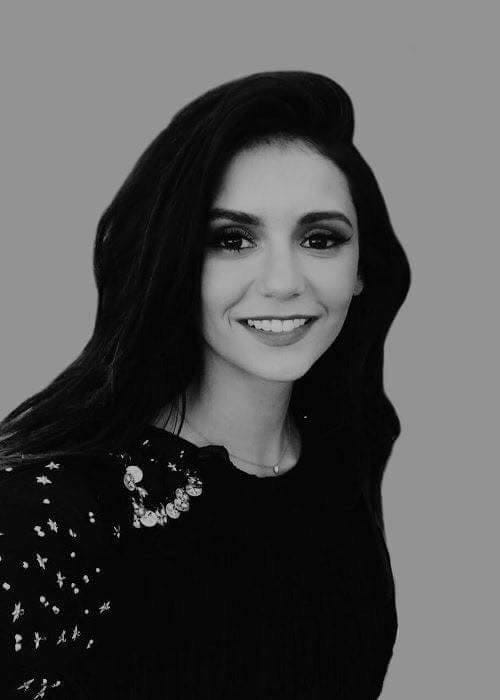Nina Dobrev