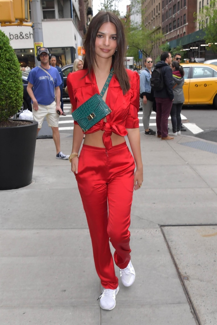 Emily Ratajkowski