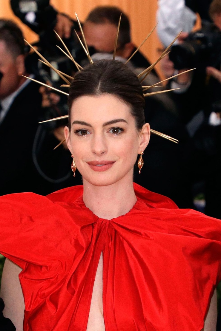 Anne Hathaway Anne Hathaway