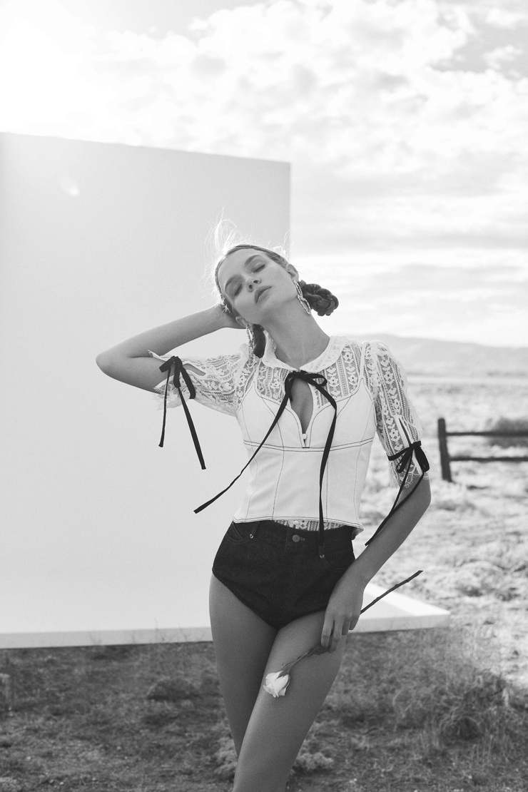 Josephine Skriver Josephine Skriver