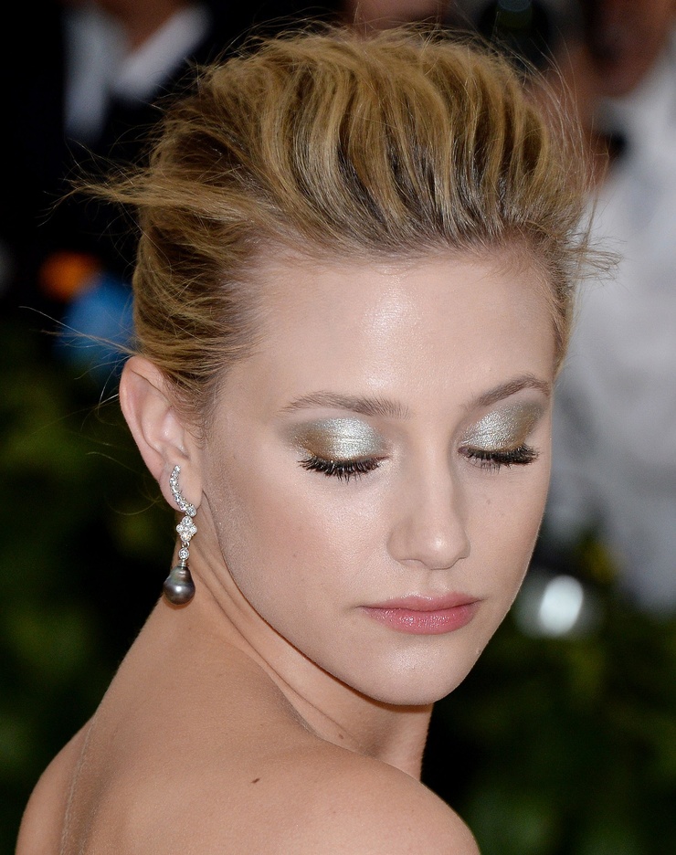 Lili Reinhart